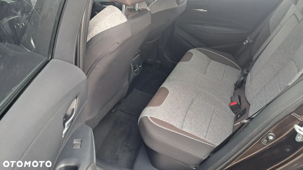 Toyota Corolla - 10