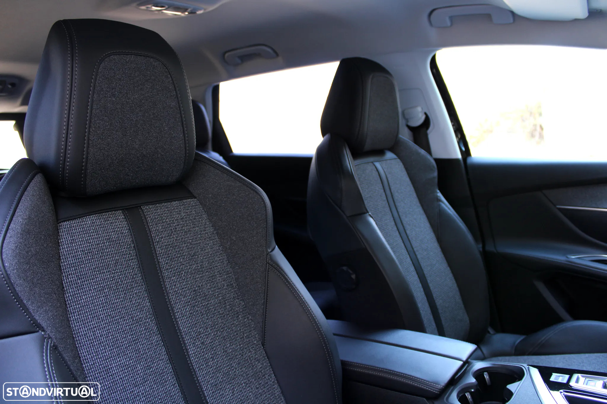 Peugeot 5008 1.5 BlueHDi Allure EAT8 - 31