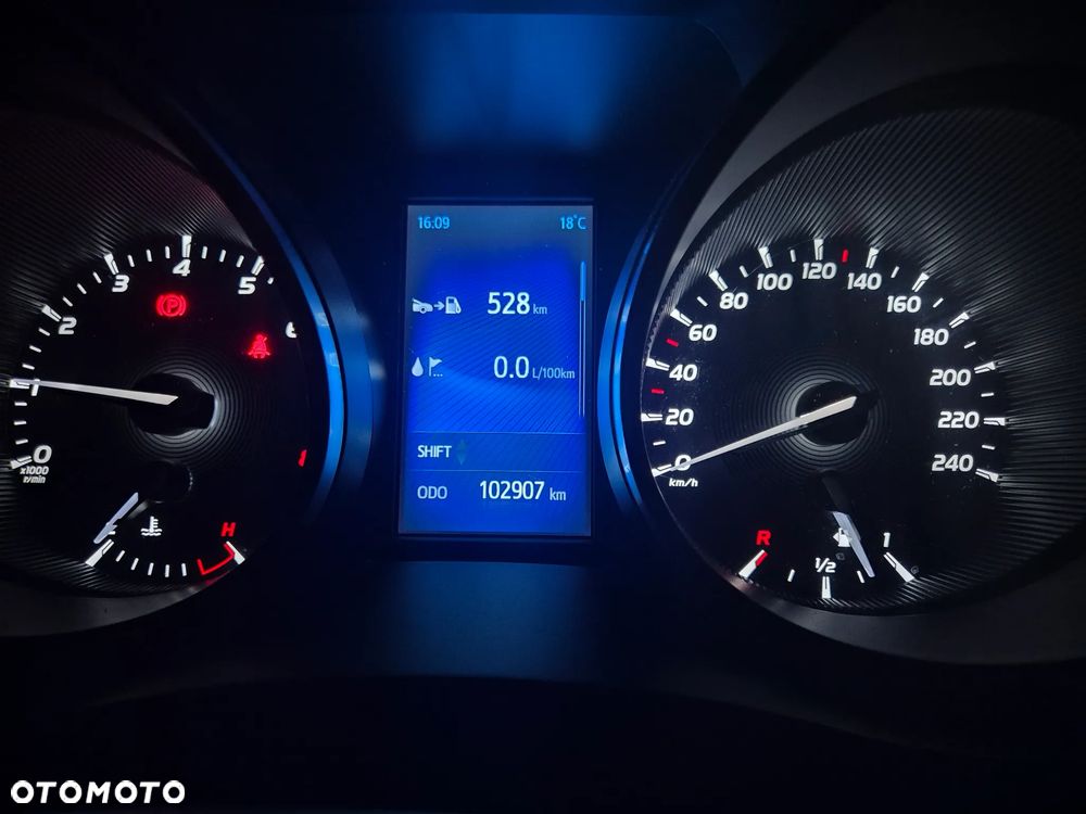 Toyota Avensis 1.8 Prestige - 24