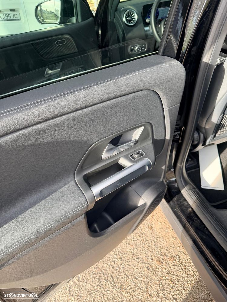 Mercedes-Benz EQB - 23