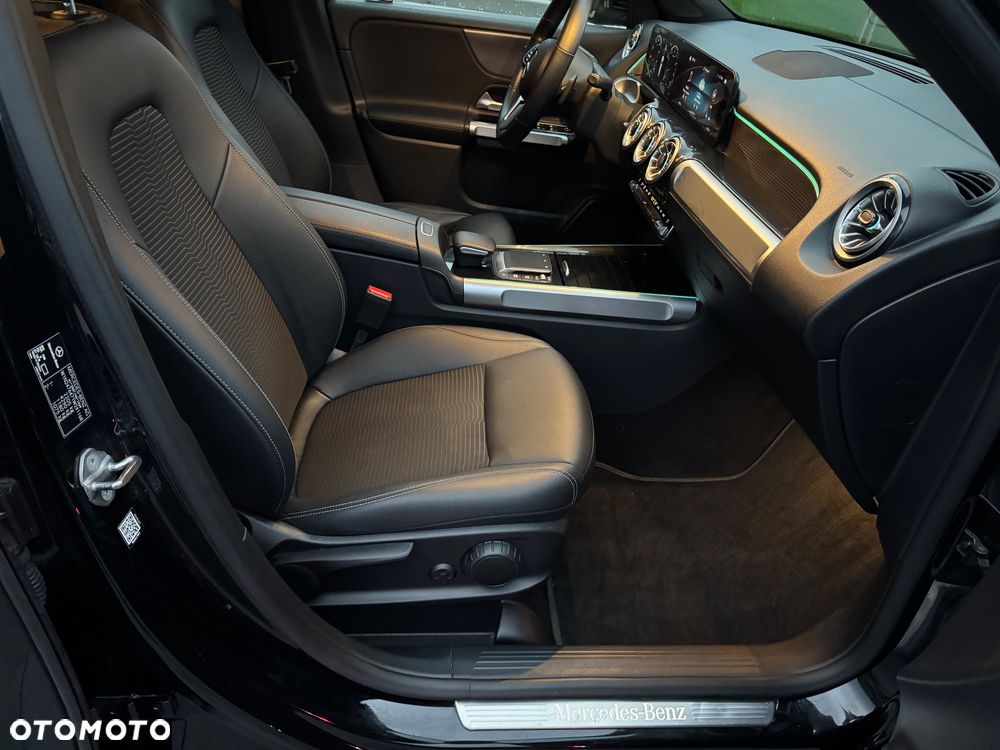 Mercedes-Benz GLB 250 4-Matic Progressive 8G-DCT - 23