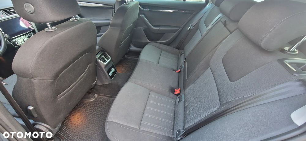 Skoda Octavia 2.0 TDI Style DSG - 15