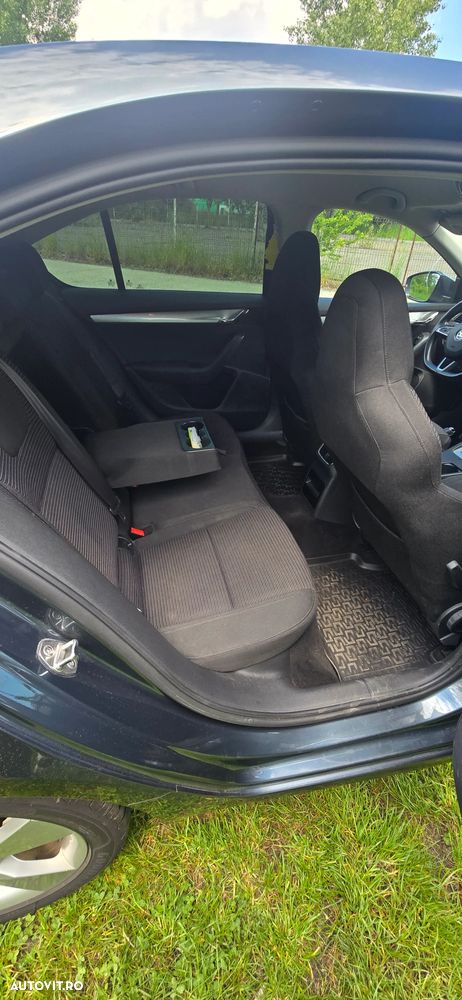 Skoda Octavia 2.0 TDI Style - 12