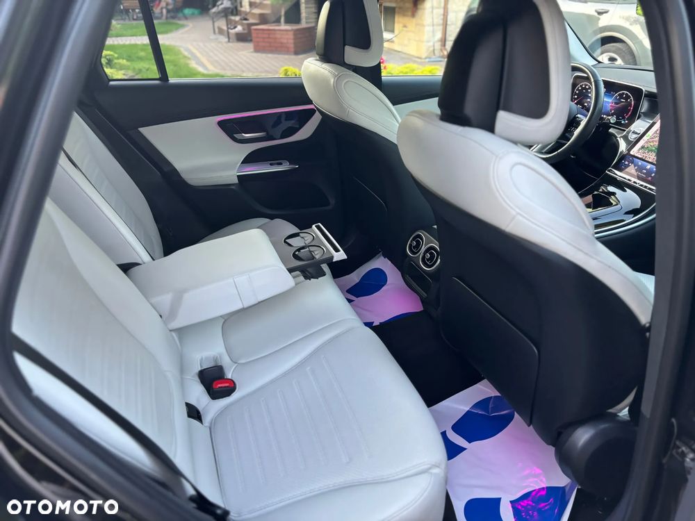 Mercedes-Benz GLC 220 d 4Matic 9G-TRONIC AMG Line Advanced - 16