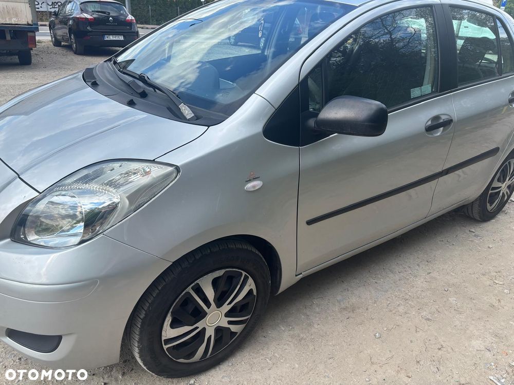 Toyota Yaris 1.33 Luna - 4