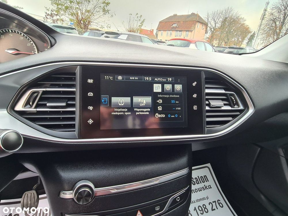 Peugeot 308 1.2 PureTech Allure S&S - 17