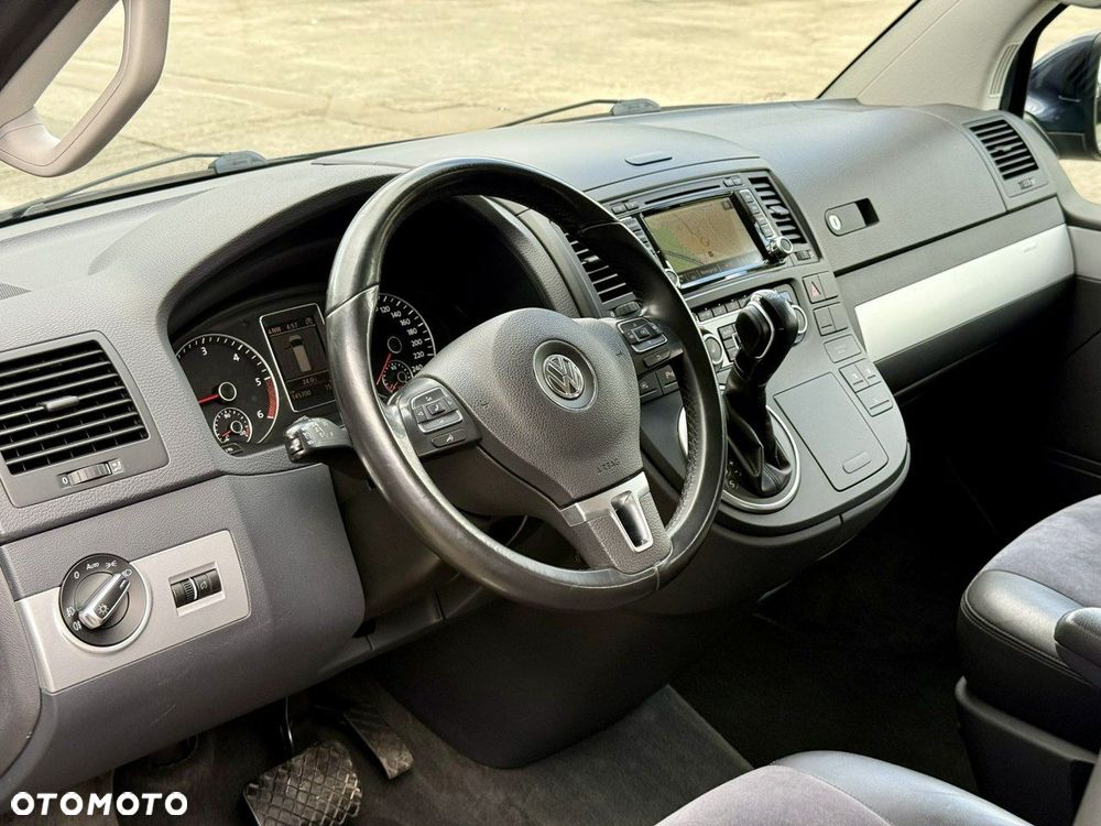 Volkswagen Multivan - 24