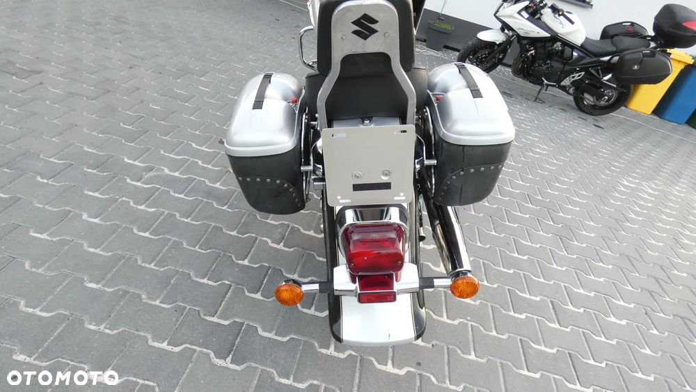 Suzuki Intruder - 9