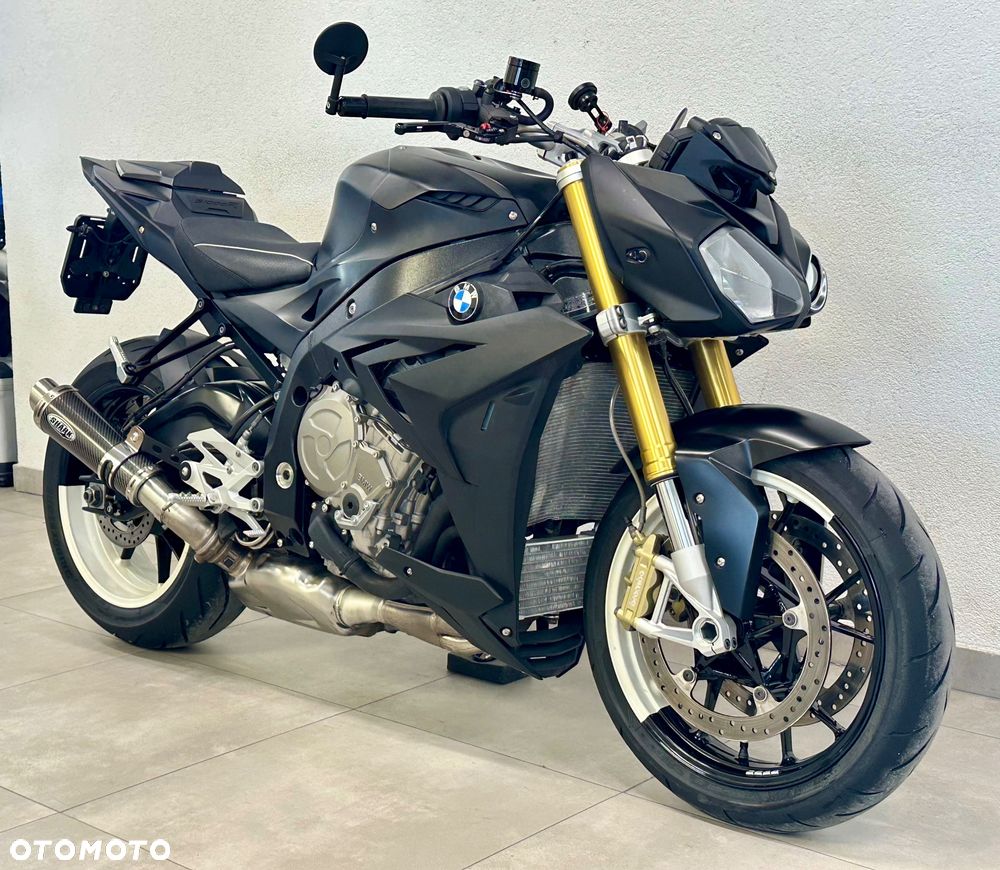BMW S - 5