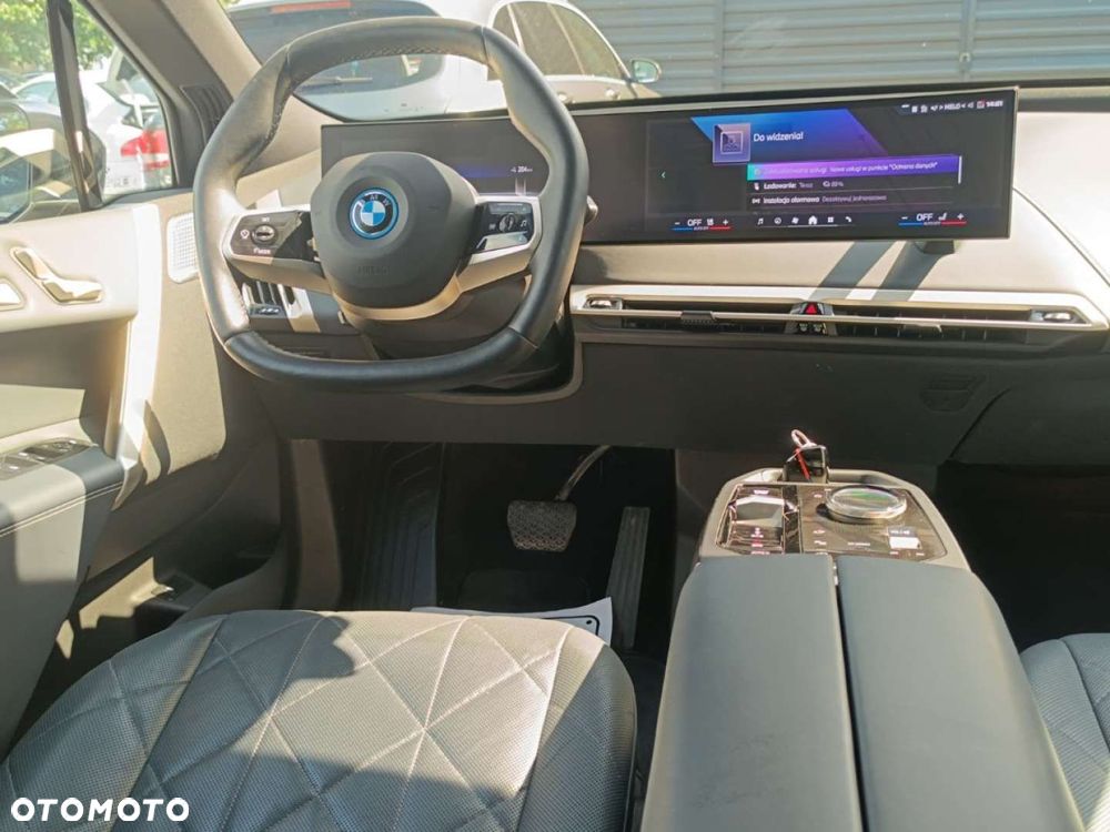 BMW iX M60 - 8