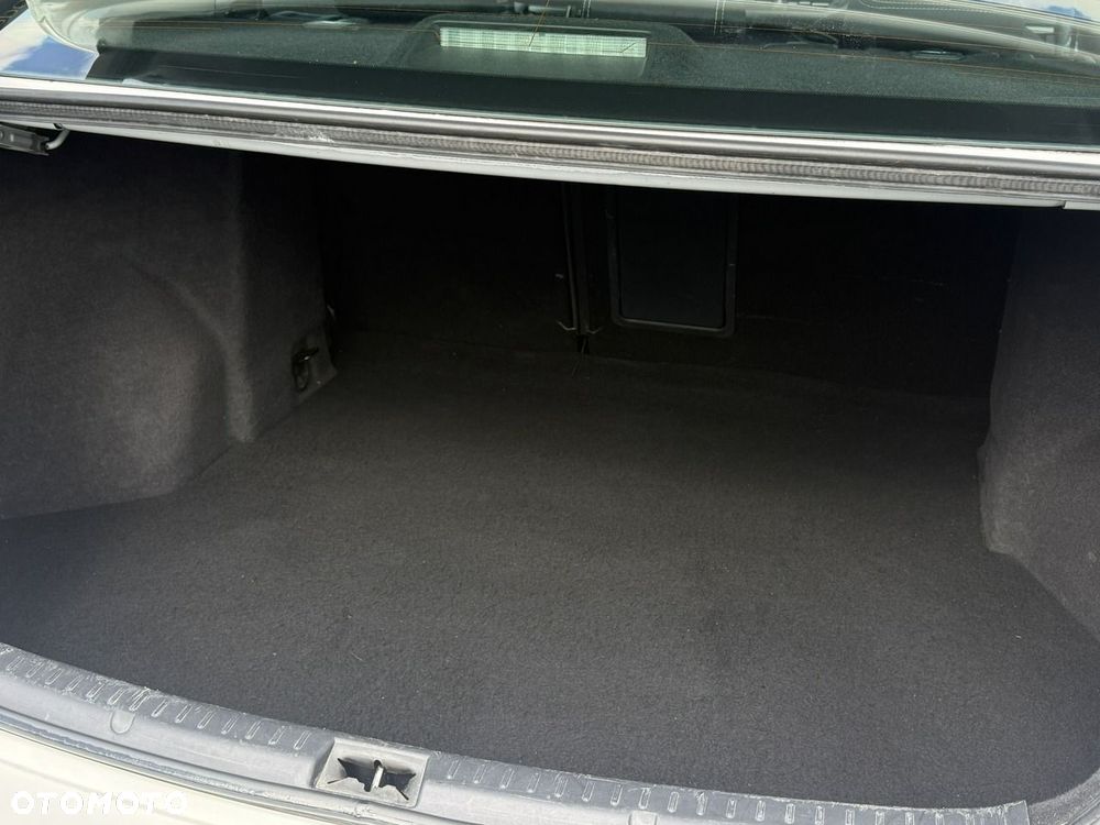 Toyota Avensis - 30