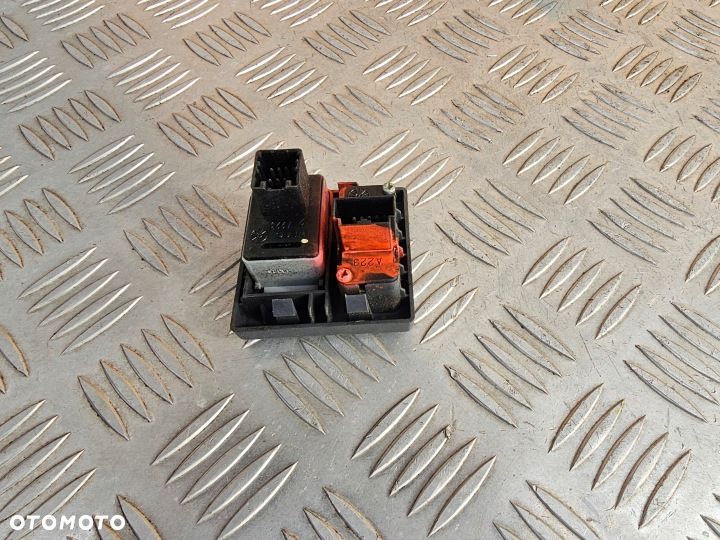 PRZEŁĄCZNIK PANEL LUSTEREK STEROWANIA LUSTERKAMI IVECO EUROCARGO 02-08 rok - 2