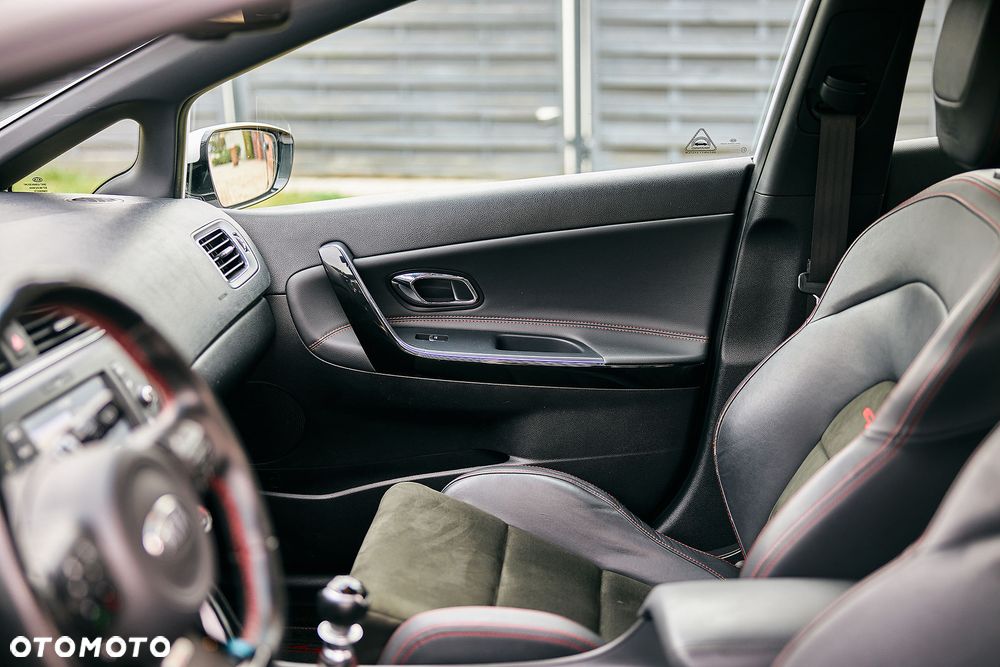 Kia Ceed 1.6 T-GDI GT-Track - 35