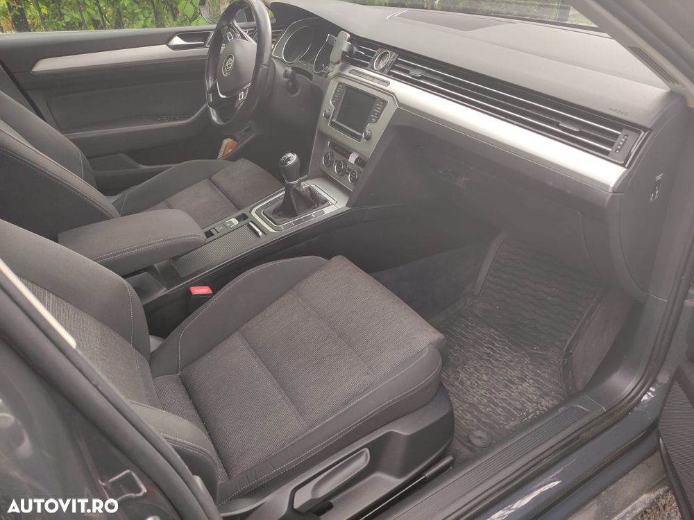 Volkswagen Passat 2.0 TDI Comfortline - 8