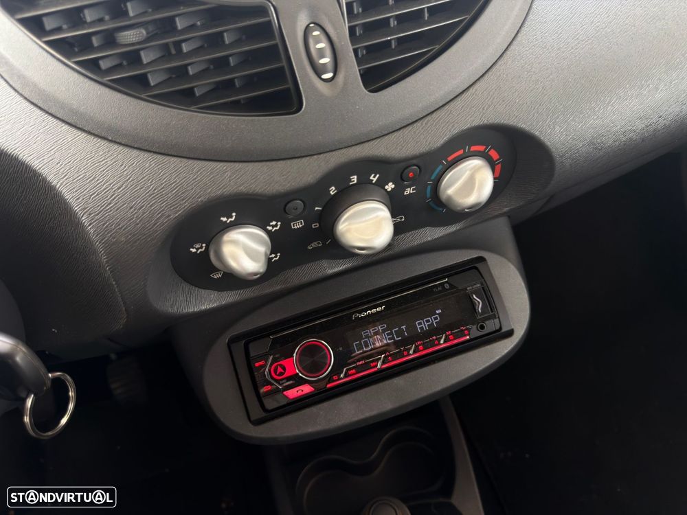 Renault Twingo 1.2 16V Walkman - 13