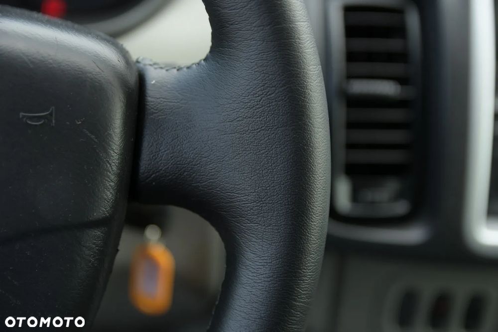 Opel Vivaro - 28