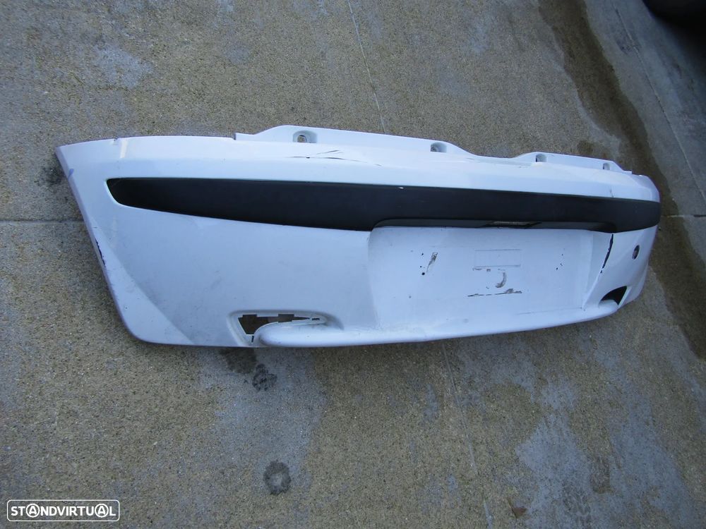 Para-choques Fiat Punto  tras ano 2004 (3 portas ) - 2