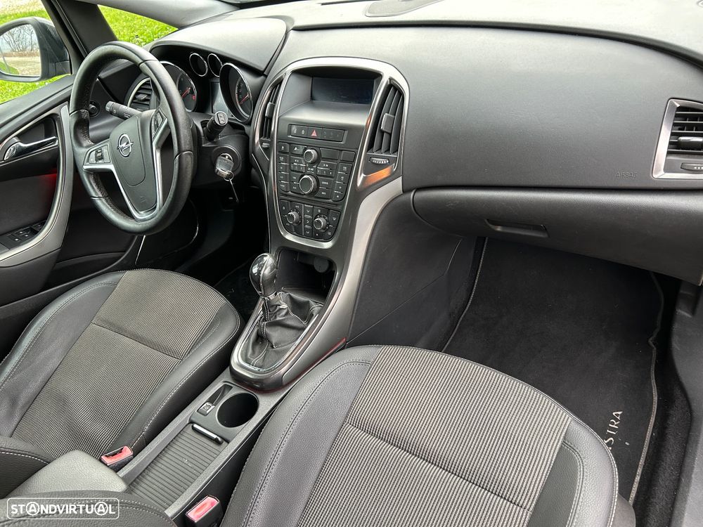 Opel Astra Sports Tourer - 21