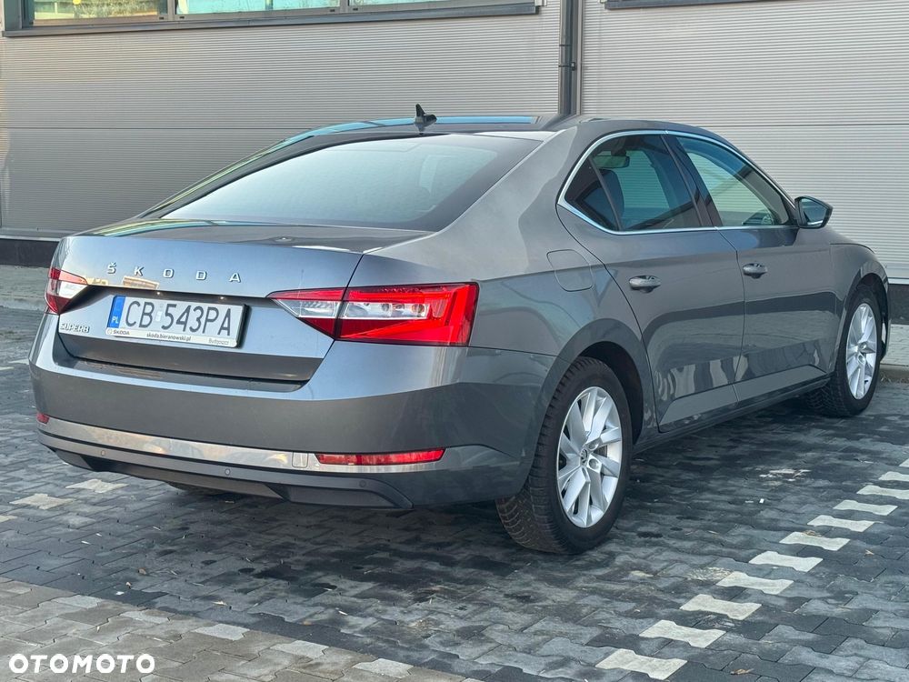 Skoda Superb 2.0 TDI SCR Ambition DSG - 2