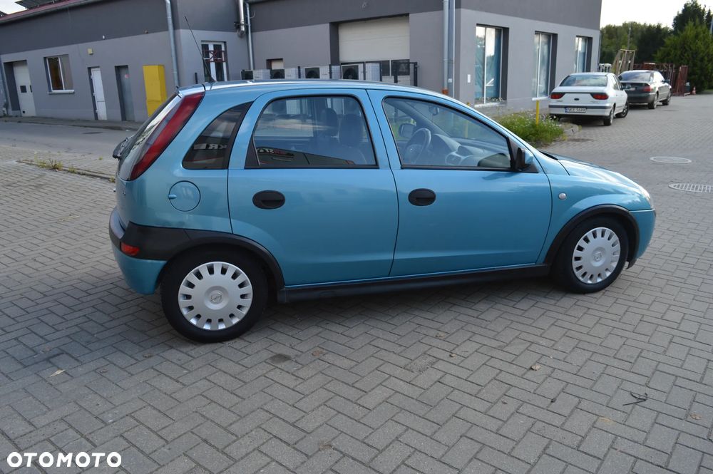 Opel Corsa 1.2 16V Cosmo - 9
