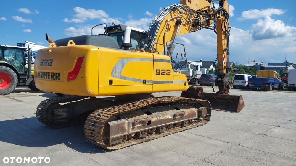 Liebherr R922 - 16