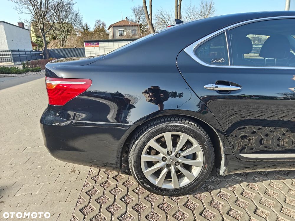 Lexus LS - 28