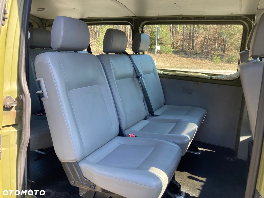 Volkswagen Transporter - 9