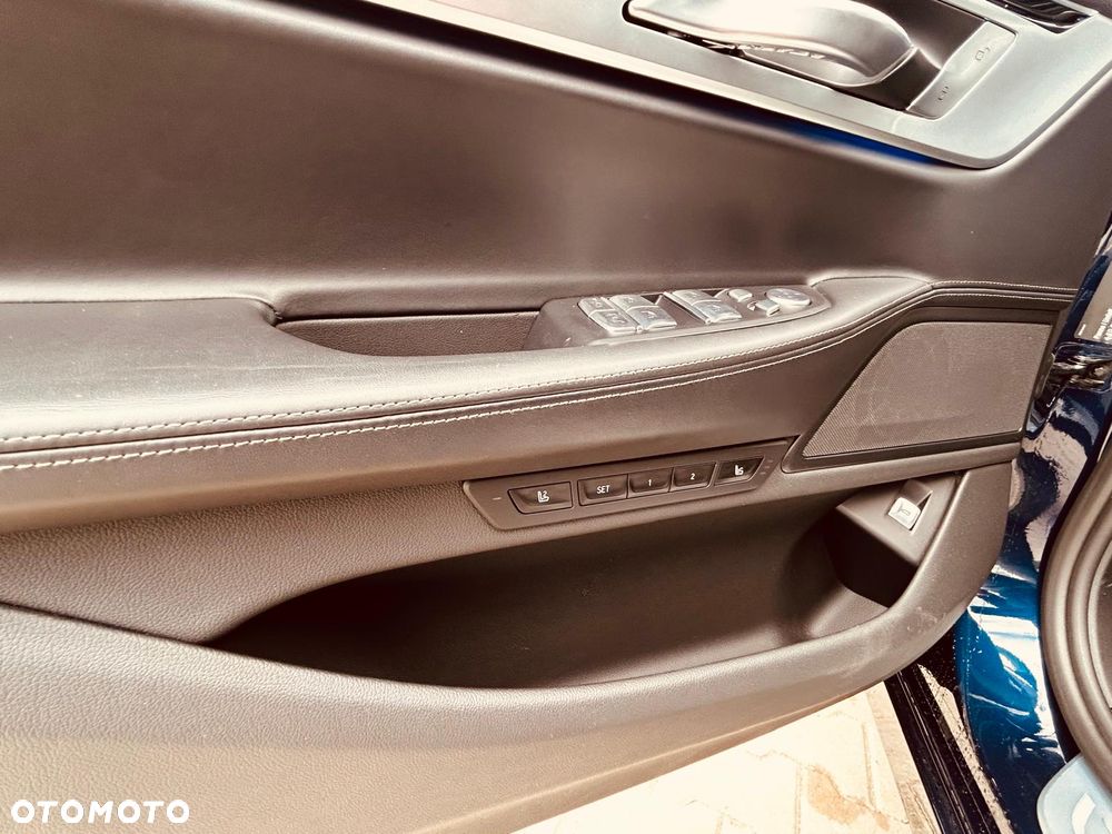 BMW Seria 7 730d xDrive mHEV - 22