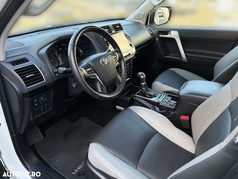 Toyota Land Cruiser - 12