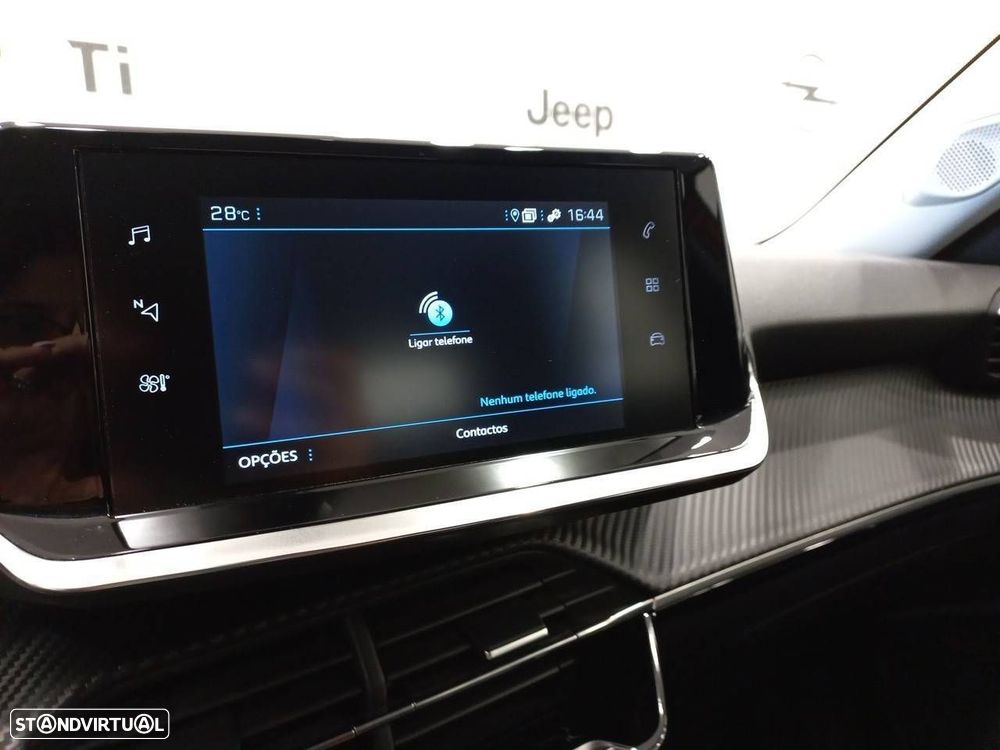 Peugeot 2008 1.2 PureTech Active Pack - 16