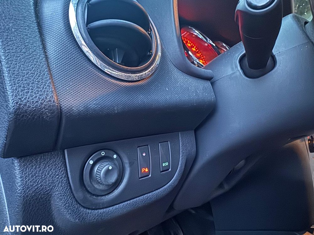 Dacia Logan MCV TCe 90 S&S Celebration - 8