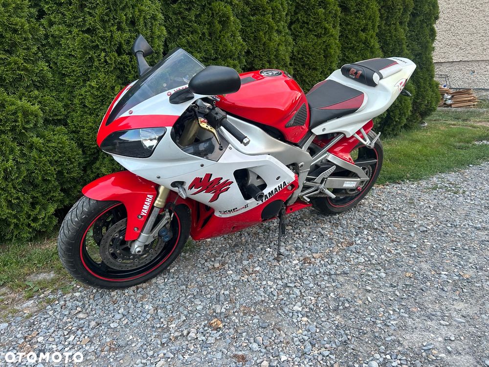 Yamaha R1