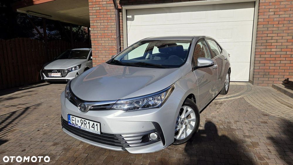 Toyota Corolla 1.6 Comfort - 33