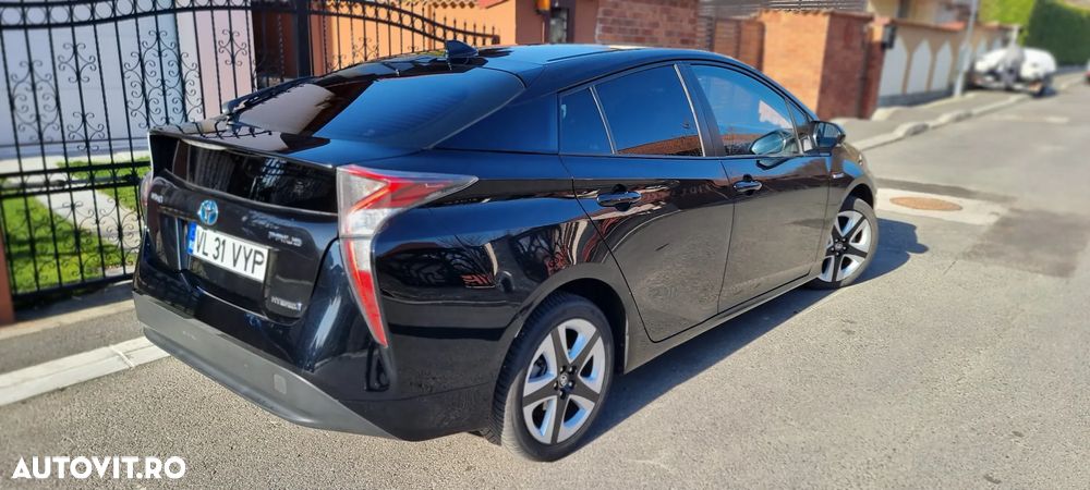 Toyota Prius Hybrid - 10