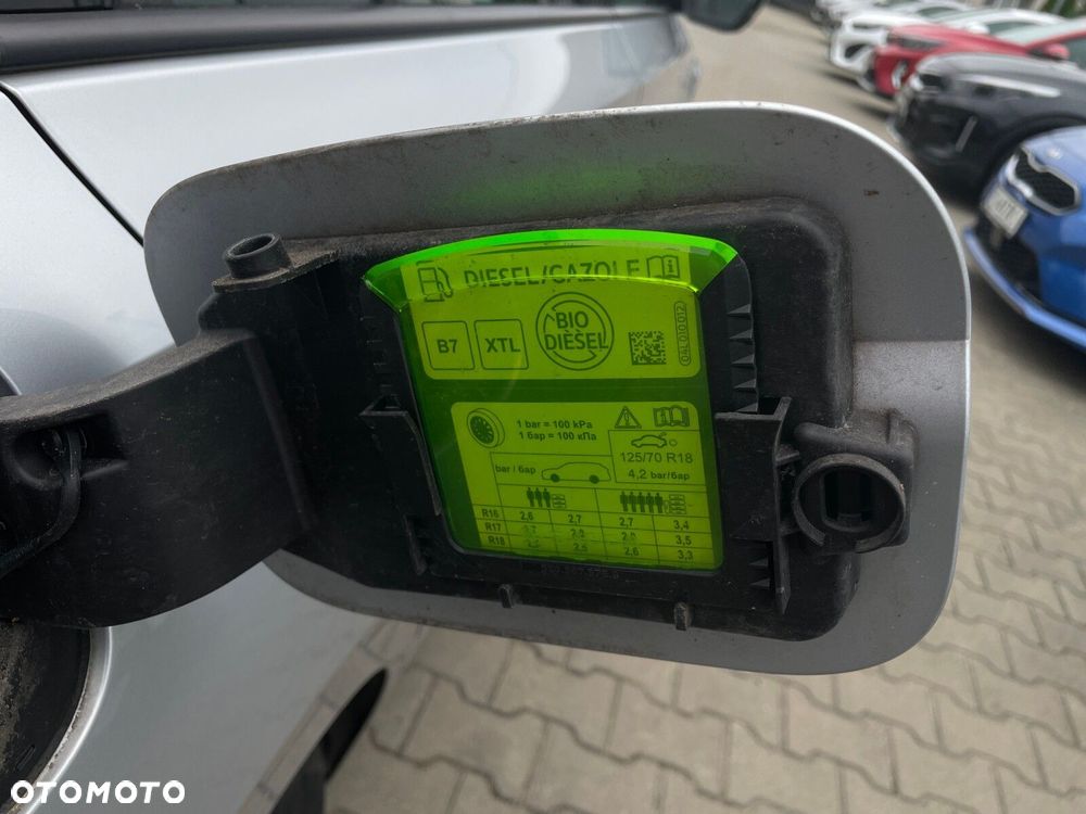 Skoda Octavia 2.0 TDI Selection DSG - 17