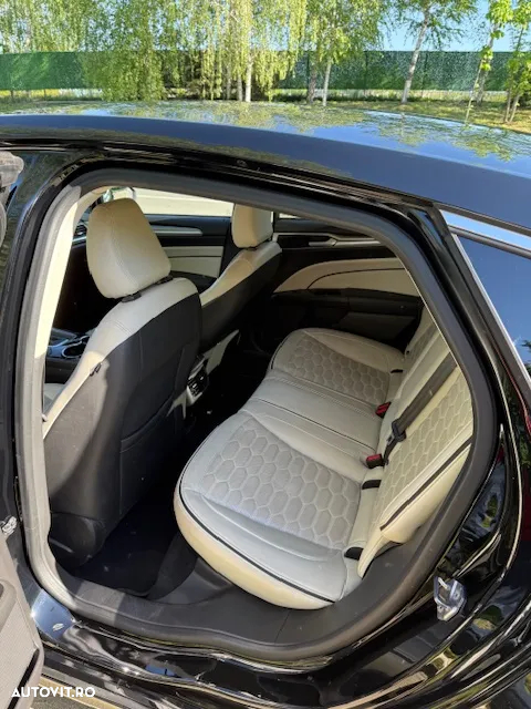 Ford Mondeo Vignale 2.0 TDCi Powershift - 14