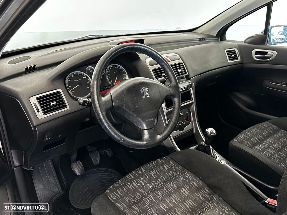 Peugeot 307 1.4 XR - 11
