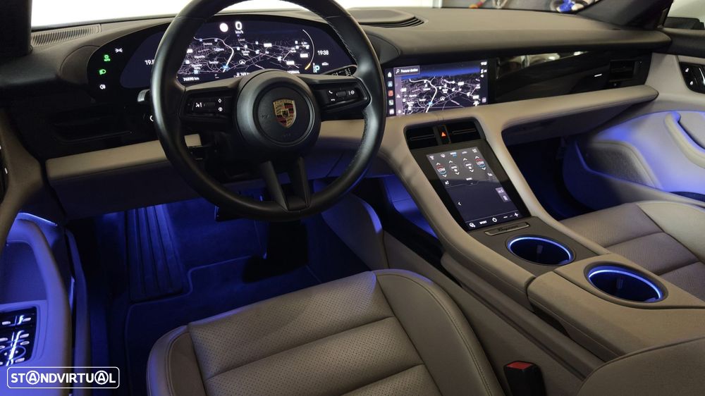 Porsche Taycan Standard - 31