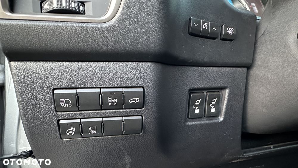 Lexus NX 300h Elite AWD - 33