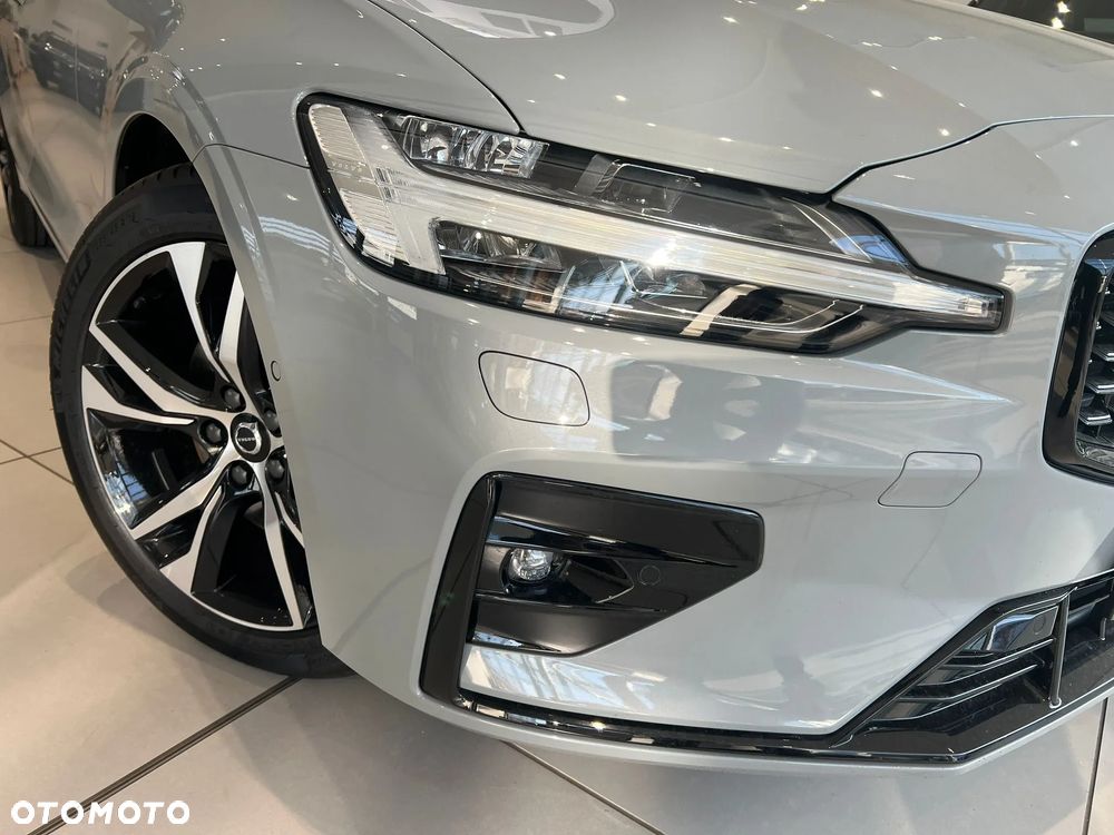 Volvo V60 B4 B DKG Plus Dark - 21