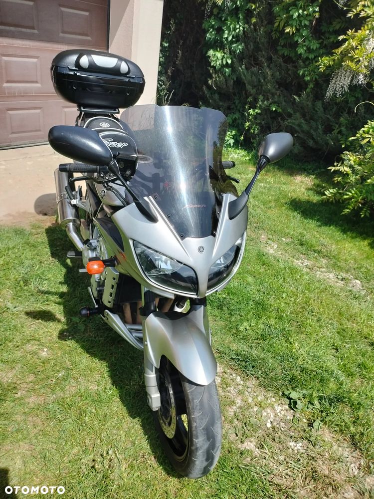 Yamaha FZS - 4