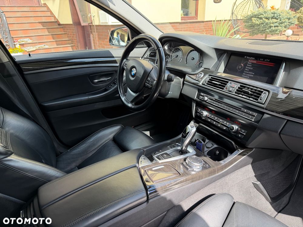 BMW Seria 5 525d xDrive Luxury Line - 25