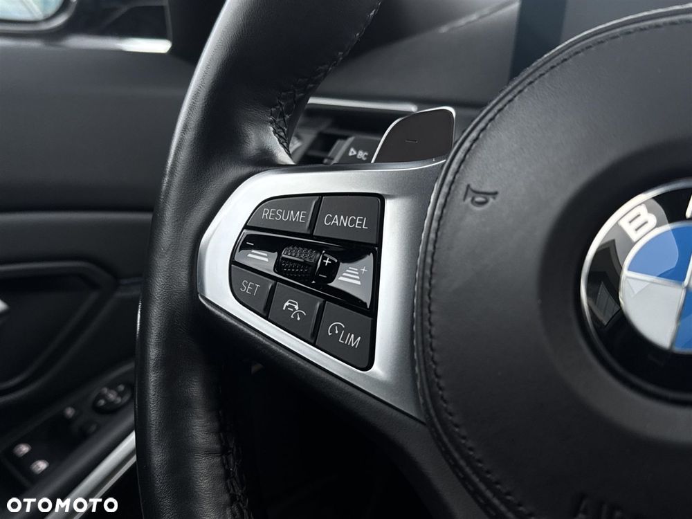 BMW Seria 3 320d xDrive - 11