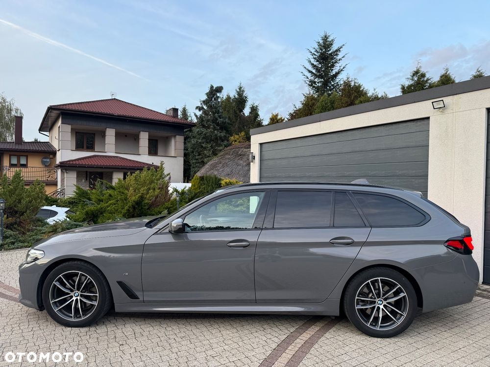 BMW Seria 5 520d M Sport - 8