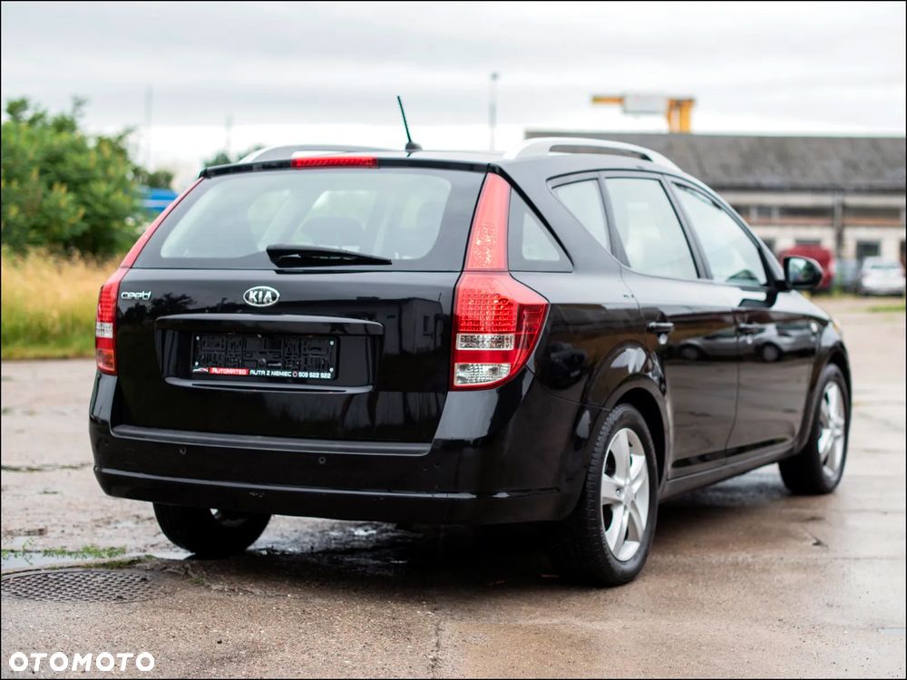 Kia Ceed - 8