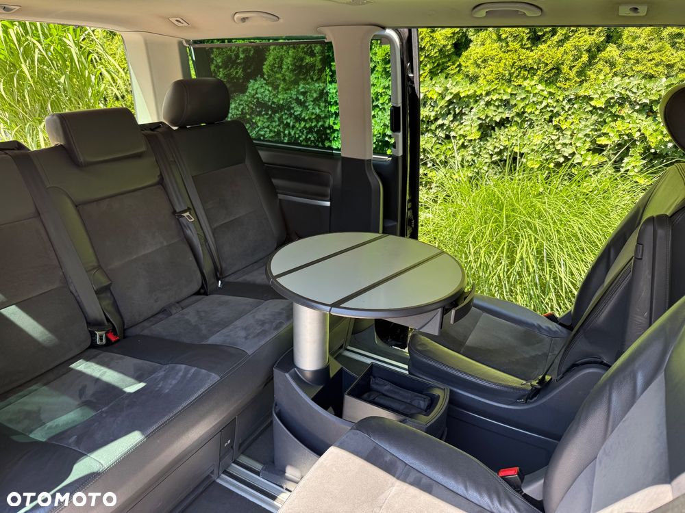 Volkswagen Multivan - 25