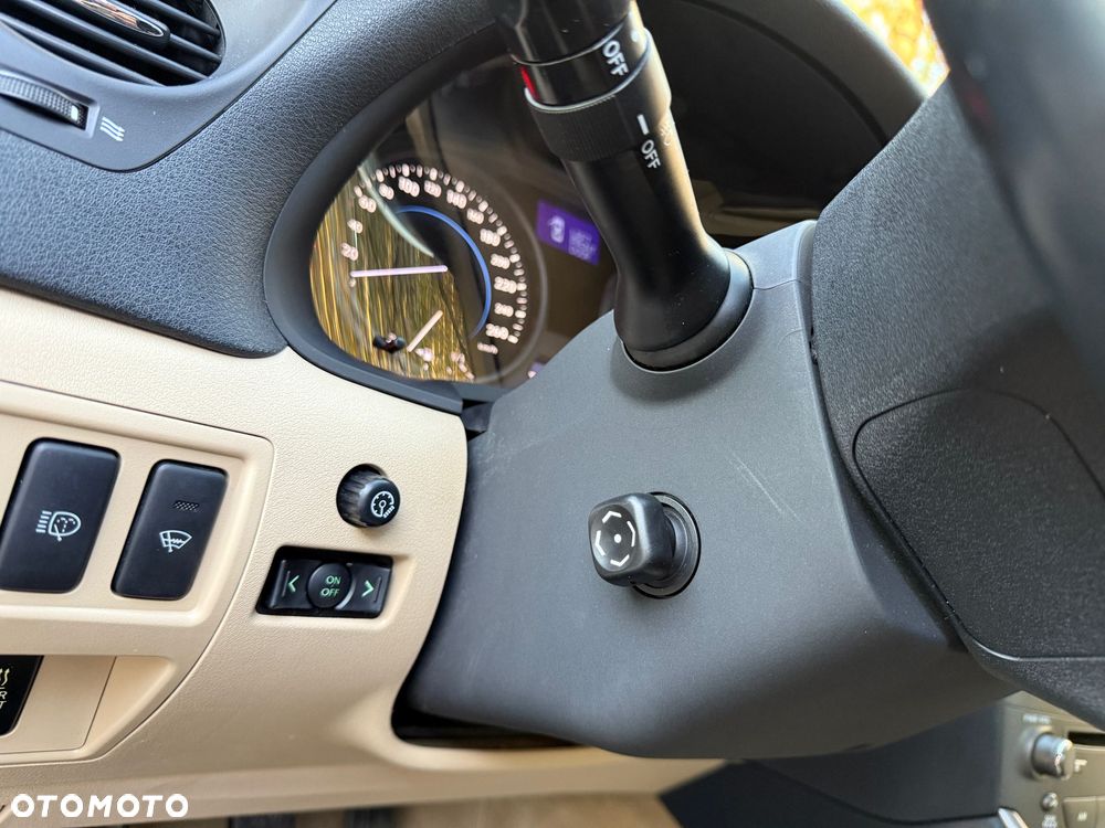 Lexus IS 220 D Prestige - 32