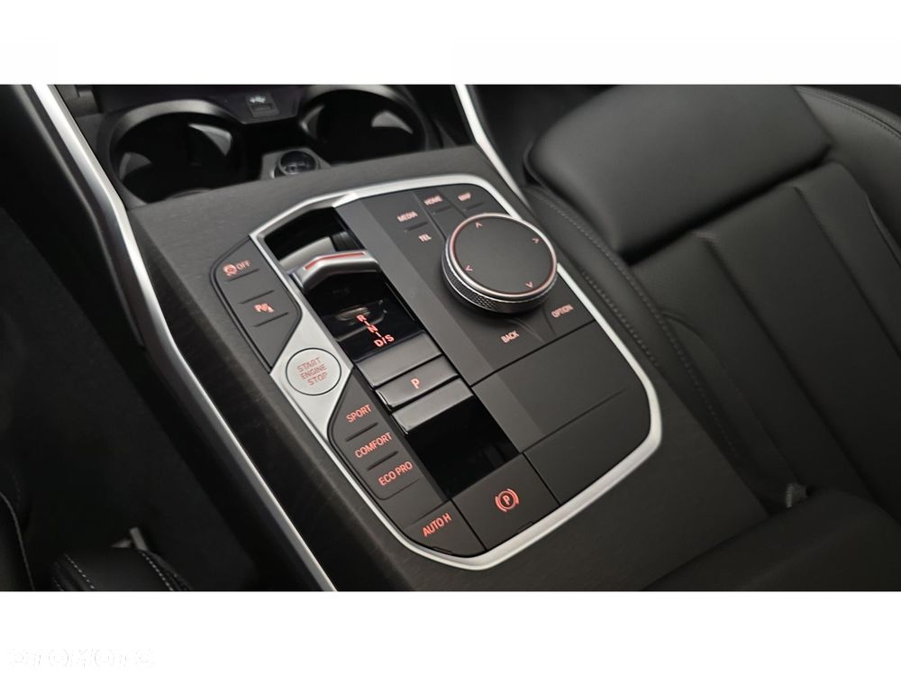 BMW Seria 3 320d xDrive mHEV sport - 22