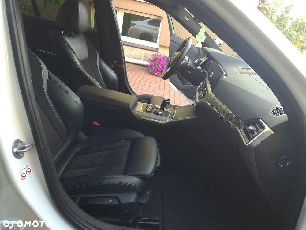 BMW Seria 3 330e xDrive M Sport - 17