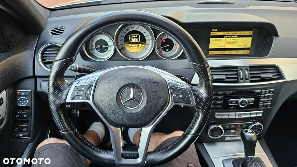 Mercedes-Benz Klasa C 350 T CDI DPF (BlueEFFICIENCY) 7G-TRONIC Avantgarde - 41